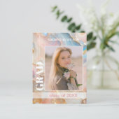 Afstuderen aankondiging op pastel marmeren patroon briefkaart (Staand voorkant)