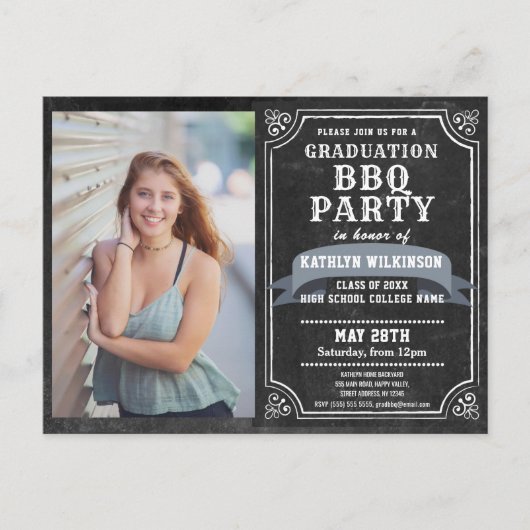 Afstuderen BBQ Party Chalkboard Photo Uitnodiging (Voorkant)