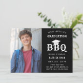 Afstuderen BBQ Party Photo Black White Afstudeerde Aankondiging (Staand voorkant)