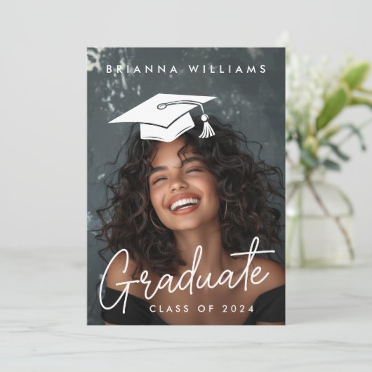 Afstuderen bewerkbare pet foto afstuderen aankondiging (Staand voorkant)