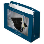 Afstuderen Blauw Pet & Diploma Gepersonaliseerd Groot Cadeauzakje (Achterkant Gekanteld)