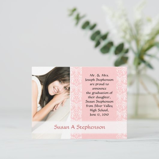 Afstuderen Briefkaart,  Roze en Wit Aankondigingskaart (Staand voorkant)