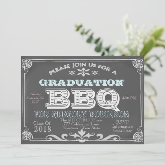 Afstuderen Chalkboard BBQ-uitnodigingen Kaart (Staand voorkant)