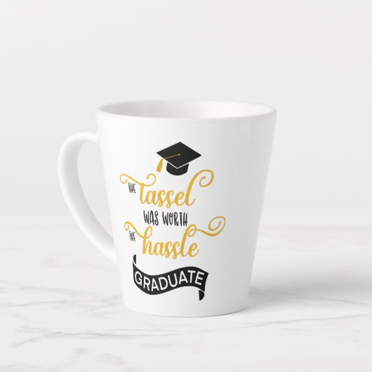 Afstuderen dat de aanval de hal waard was latte mok (Linkerhoek)