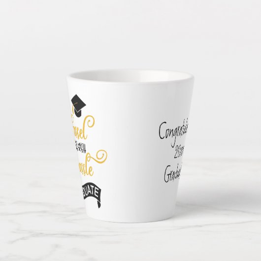 Afstuderen dat de aanval de hal waard was latte mok (Voorkant)