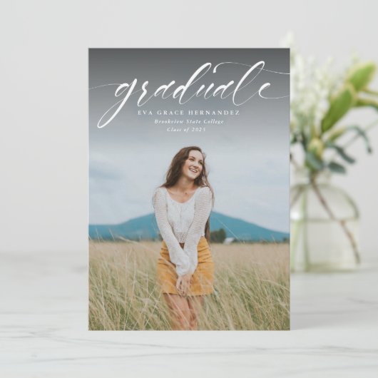 Afstuderen de eenvoudige aankondiging van de afstu (Staand voorkant)