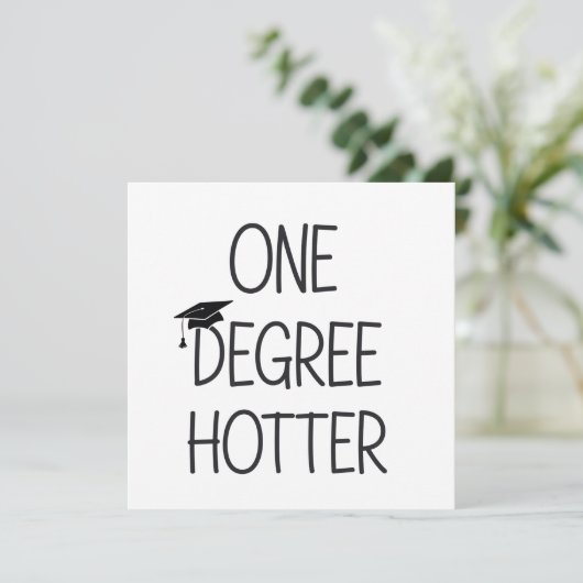 Afstuderen één graad heter grappige universiteit m kaart (Staand voorkant)