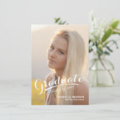 Afstuderen Elegant White Script Overlay Photo Kaart (Staand voorkant)