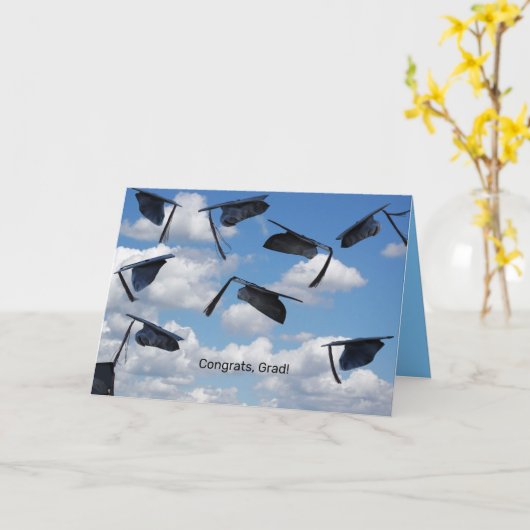 Afstuderen feliciteert petten in de lucht kaart (Gele Bloem)