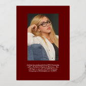 Afstuderen Foto Geometric Maroon Graduation Party Folie Uitnodiging (Achterkant)