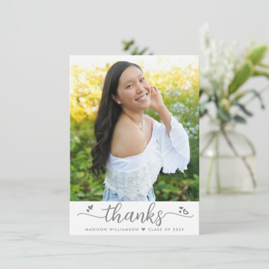 Afstuderen Foto Modern legant Script Heart White Bedankkaart (Staand voorkant)