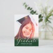 Afstuderen Foto Modern Script Green Invitation Briefkaart (Staand voorkant)