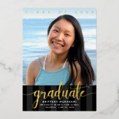 Afstuderen foto modern script zwart echt goud folie uitnodiging (Voorkant)