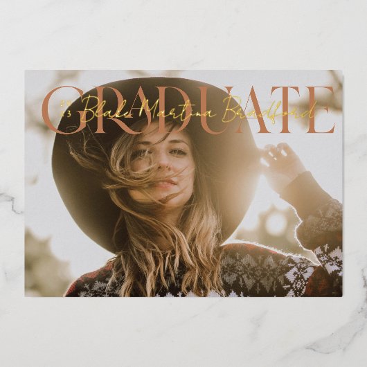 Afstuderen foto van het Serif Afstuderen Folie Uitnodiging (Voorkant)