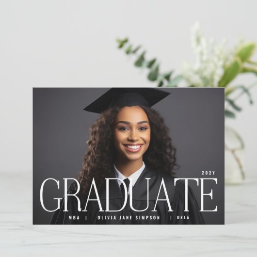 AFSTUDEREN | Foto van White Modern College Aankondiging (Staand voorkant)