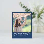 Afstuderen Foto Wit Script Royal Blue 2025 Aankondigingskaart (Staand voorkant)