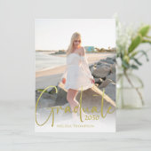 Afstuderen Fotosjabloon Goud Typografie Script Kaart (Staand voorkant)