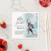 Afstuderen Fun geeft de foto 'The Skys the Limit'. Servet (Insitu)