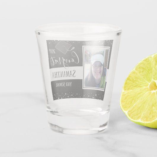 Afstuderen Gefackt Foto Confetti Shot Glas (Achterkant)