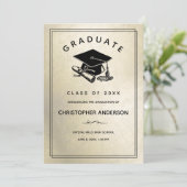 Afstuderen Gold met Afstudeerder Pet Diploma Aankondiging (Staand voorkant)