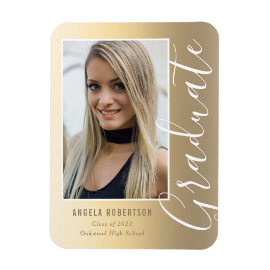 Afstuderen Gold Stylish Script Modern Photo Magneet (Verticaal)