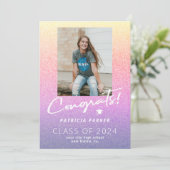 Afstuderen het girale moderne afstuderen voor midd aankondiging (Staand voorkant)