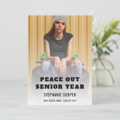 Afstuderen het Senior Year Afstuderen van de Vrede Aankondiging (Staand voorkant)