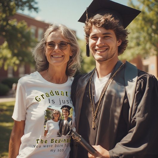Afstuderen is nog maar het begin | Trotse mama quo T-shirt