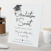 Afstuderen is Sweet Minimalist Zwart Wit Script Reclamebord Met Voetstuk (Insitu)