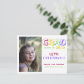 Afstuderen kleurrijke middelbare school afstudeerd uitnodiging briefkaart (Staand voorkant)