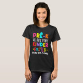 Afstuderen kleuterschool hier komen we t-shirt (Voorkant volledig)
