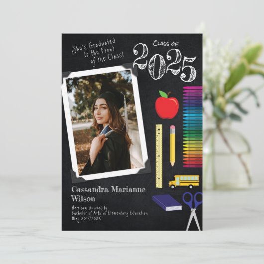 Afstuderen leerlingenonderricht in Chalkboard Kaart (Staand voorkant)