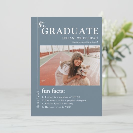 Afstuderen Magazine Fun Facts Dusty Blue Aankondiging (Staand voorkant)