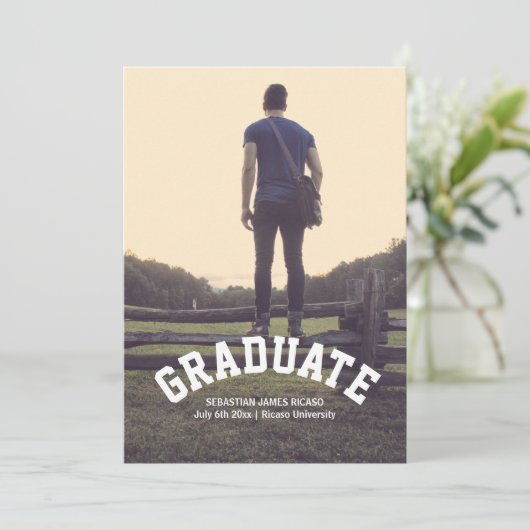 Afstuderen Masculine Modern Aangepast Aankondiging (Staand voorkant)