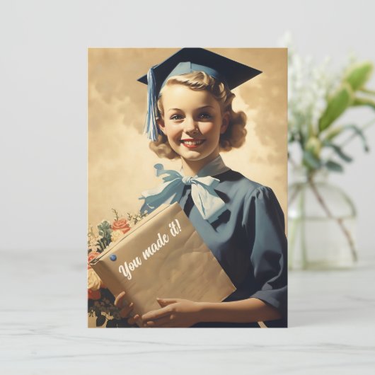  afstuderen meisje met handboek aankondiging (Staand voorkant)