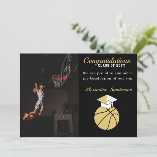 Afstuderen met zwarte en goudhonkbal aankondiging (Staand voorkant)