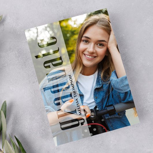 Afstuderen minimalistische foto koele typografie aankondiging