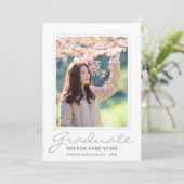 Afstuderen Modern Gray Script Typografie Aankondiging (Staand voorkant)