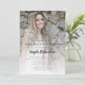 Afstuderen Modern script Typografie Foto Party Kaart (Staand voorkant)