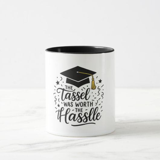 "Afstuderen Mok – Afstuderen Holding Pet Illustrat (Midden)