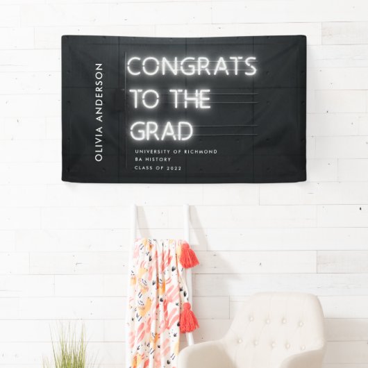 Afstuderen neon black white complimenteert moderne spandoek (Insitu)