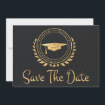 Afstuderen Opslaan Datum Gold Afstudeerder grijs Save The Date<br><div class="desc">Ik vind het leuk om kunstwerk voor afstuderen te ontwerpen. Dit is modern, eenvoudig en elegant klassiek goud en rood met de kleur Save the Date Notice card. Moderne stijltekst. Voeg je eigen bericht op de achterkant van de kaart toe met details voor je familie en vrienden om de datum...</div>
