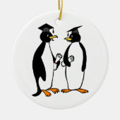 Afstuderen Penguins Cartoon Keramisch Ornament (Voorkant)