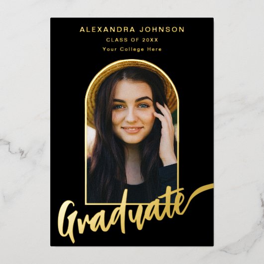 Afstuderen Photo Arch Stijlvol Script Zwart Goud Folie Uitnodiging (Voorkant)