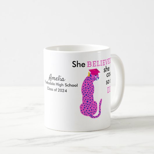 Afstuderen Pink Leopard Ze geloofde dat ze kon zo Koffiemok (Voorkant rechts)