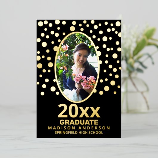 Afstuderen Polka Dot Oval Photo Black en Gold Folie Uitnodiging (Staand Voorkant)