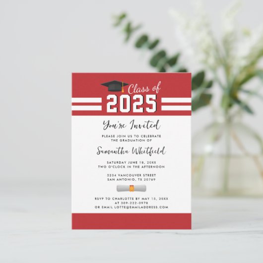 Afstuderen Rood Wit Script Afstudeerder Party Uitnodiging Briefkaart (Staand voorkant)