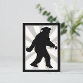 Afstuderen Sasquatch met Afstudeerder Pet Aankondigingskaart (Staand voorkant)