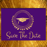 Afstuderen Save the Date Gold Afstudeerder Pet Paa<br><div class="desc">Ik vind het leuk om kunstwerk voor afstuderen te ontwerpen. Dit is modern, eenvoudig en elegant klassiek goud en rood met de kleur Save the Date Notice card. Moderne stijltekst. Voeg je eigen bericht op de achterkant van de kaart toe met details voor je familie en vrienden om de datum...</div>