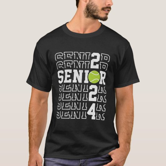 Afstuderen Senior Class 2024 Afstuderen tennisspel T-shirt (Voorkant)